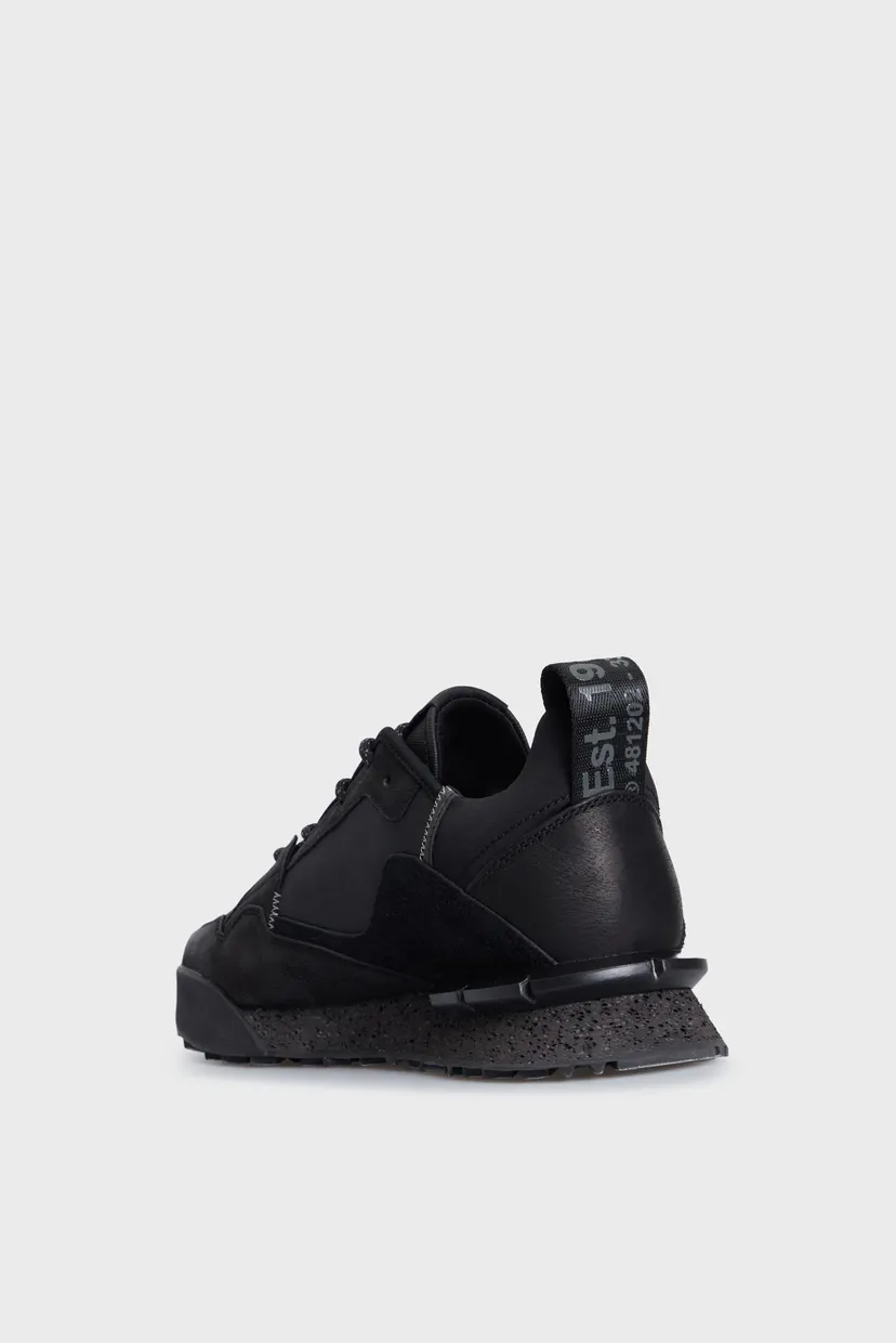 Adidași/FIELD 5