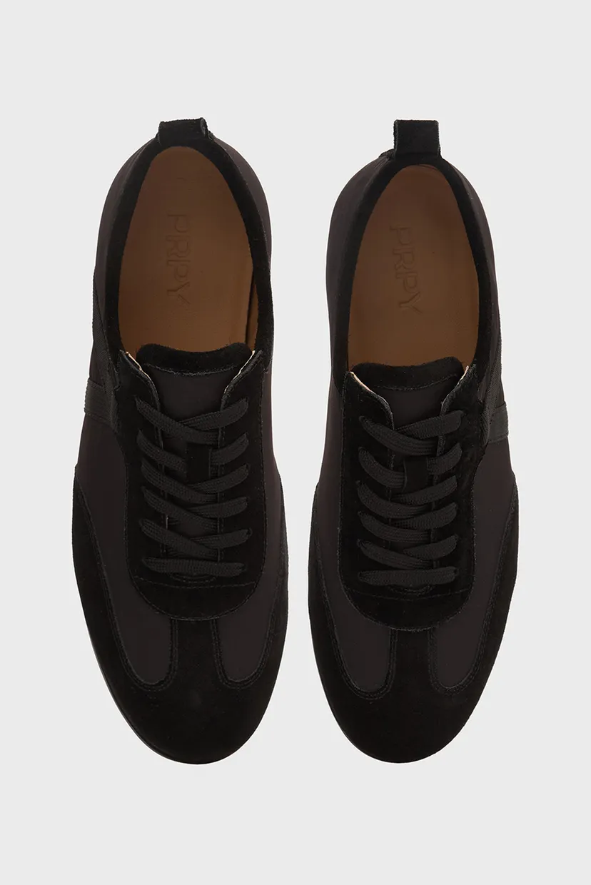 Adidași/Everett 4