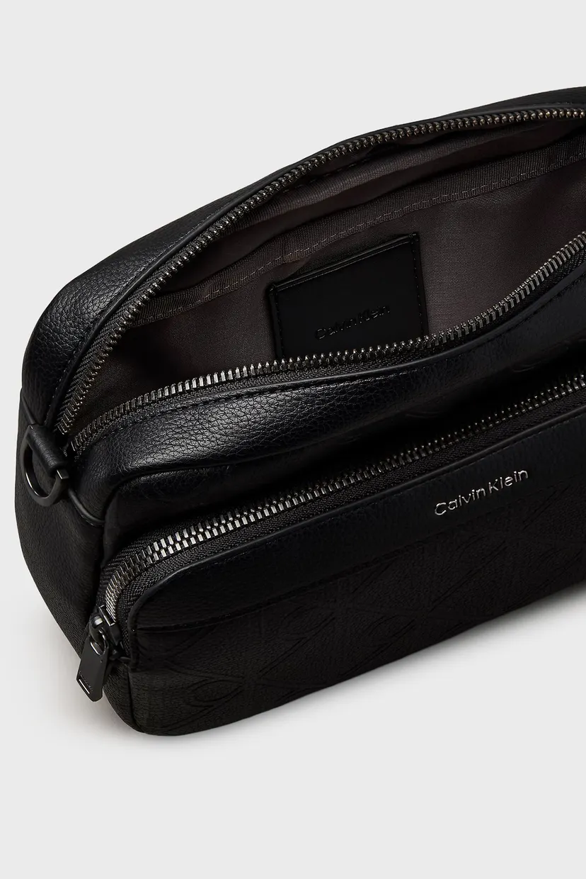 Sac/EMBLEM AOP DEBOSS CAMERA BAG 4