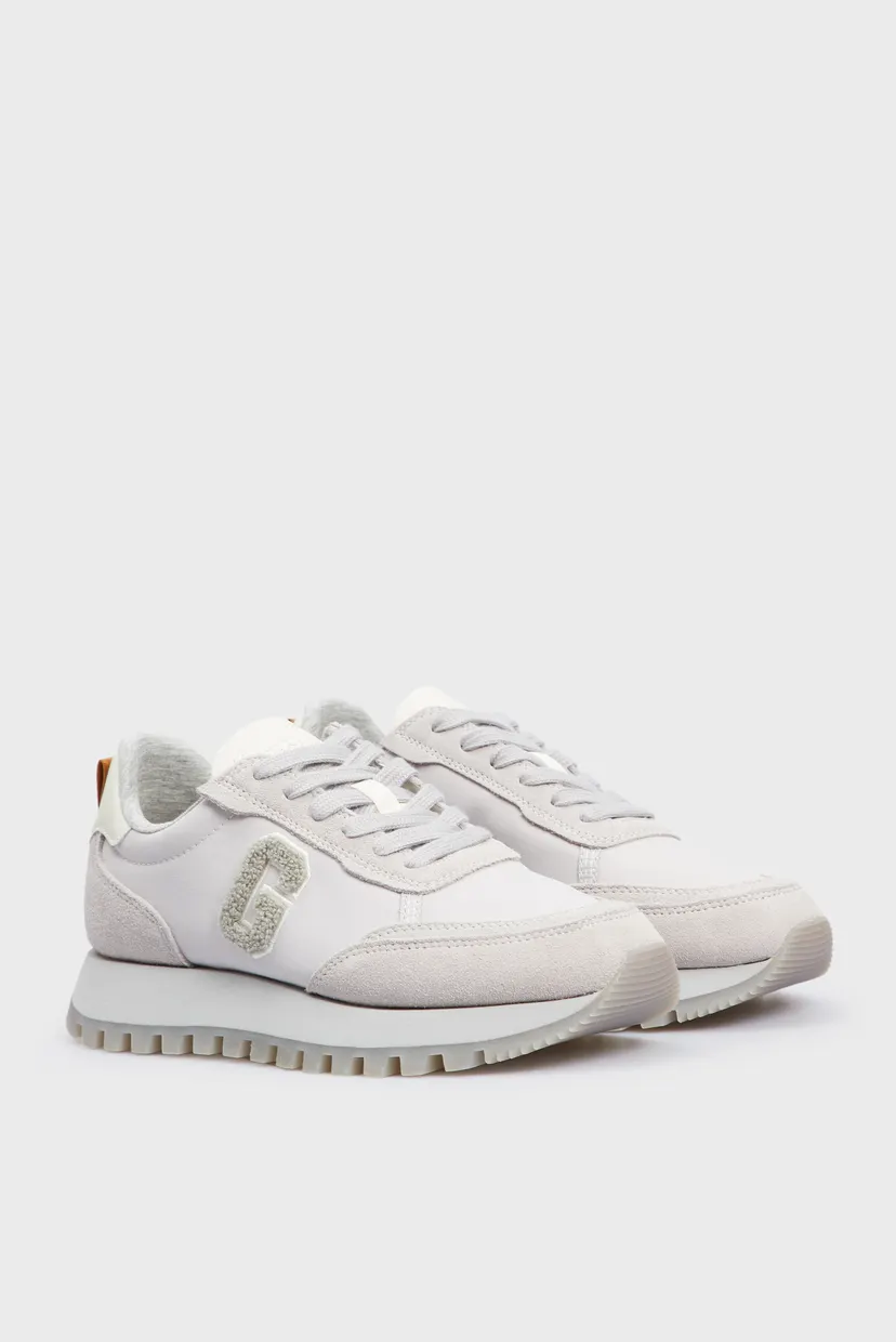 Adidași/Caffay 3