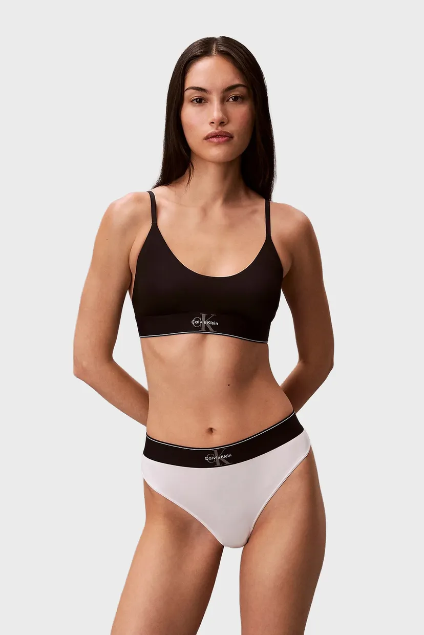 Pantaloni scurti/THONG 4